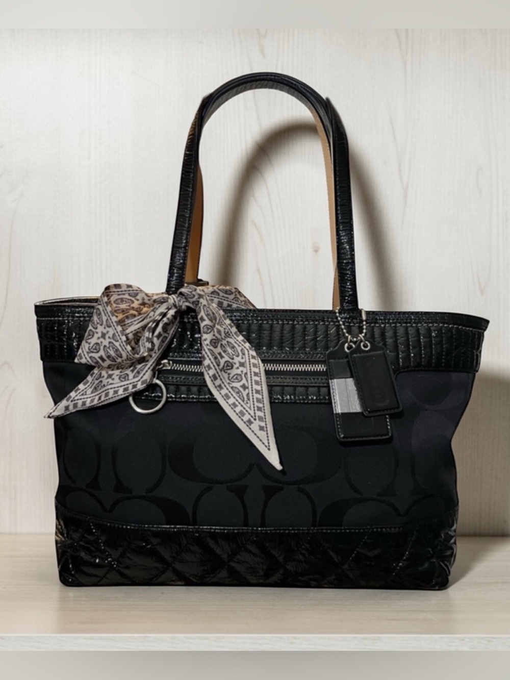 Coach 2011 POPPY Liquid Gloss Patent Leather Signature C Cloth Purse Tote